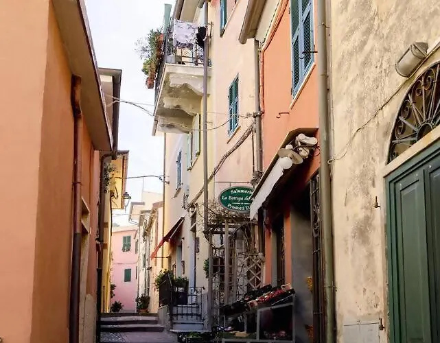 5 Terre, Tellaro: Casa Del Poeta טלארו