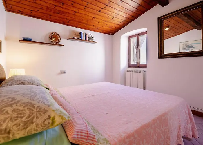 5 Terre, Tellaro: Casa Del Poeta טלארו