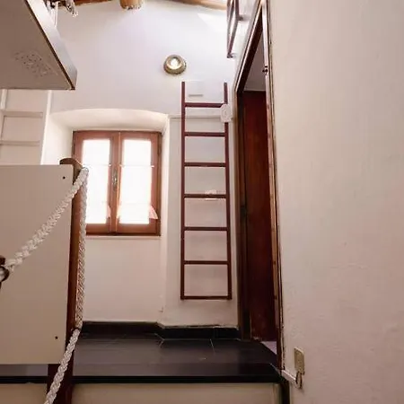 Tellaro, Casa Del Poeta * Телларо