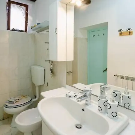 Tellaro, Casa Del Poeta *