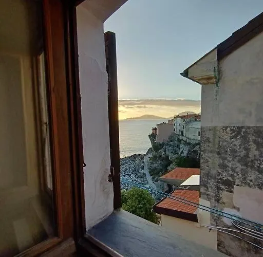 5 Terre, Tellaro: Casa Del Poeta * Tellaro