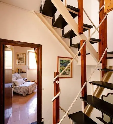 5 Terre, Tellaro: Casa Del Poeta * Tellaro