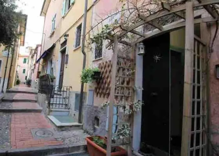 5 Terre, Tellaro: Casa Del Poeta * Tellaro